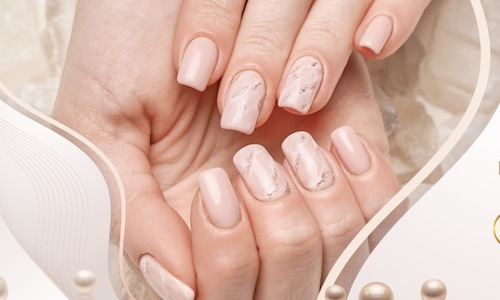 a person'd hands and nails